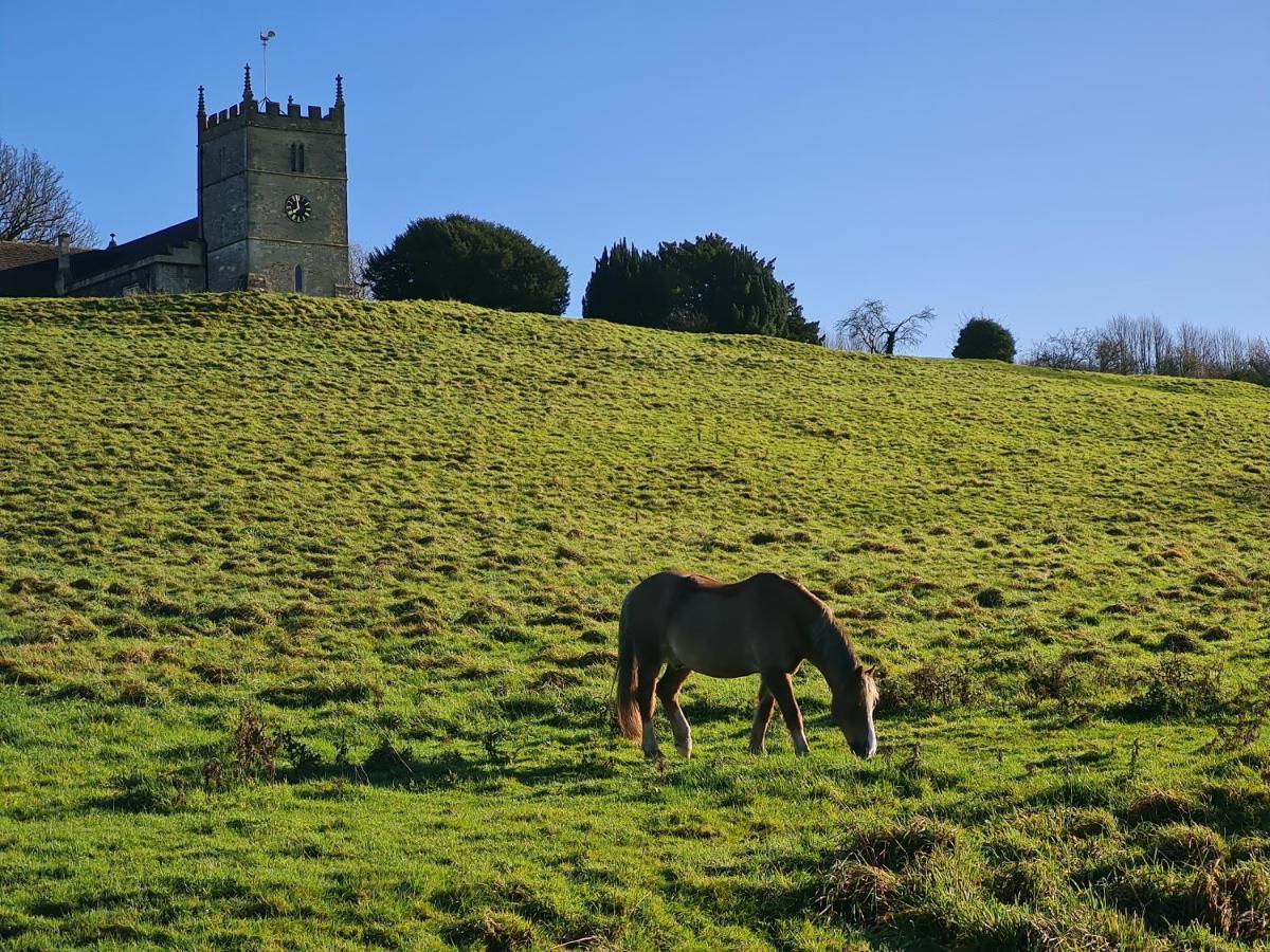 The Dog Inn Old Sodbury Экстерьер фото