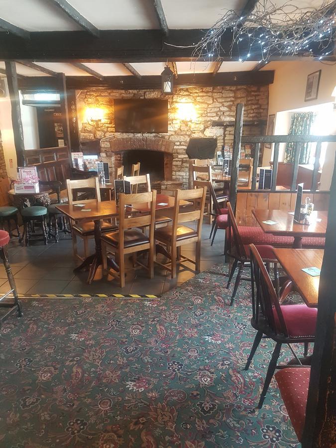 The Dog Inn Old Sodbury Экстерьер фото