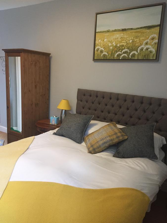 The Dog Inn Old Sodbury Экстерьер фото